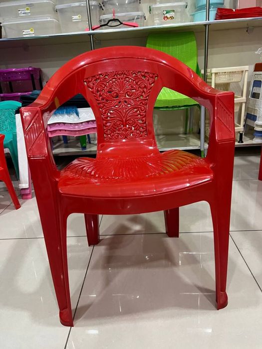 Стол стул пласмас