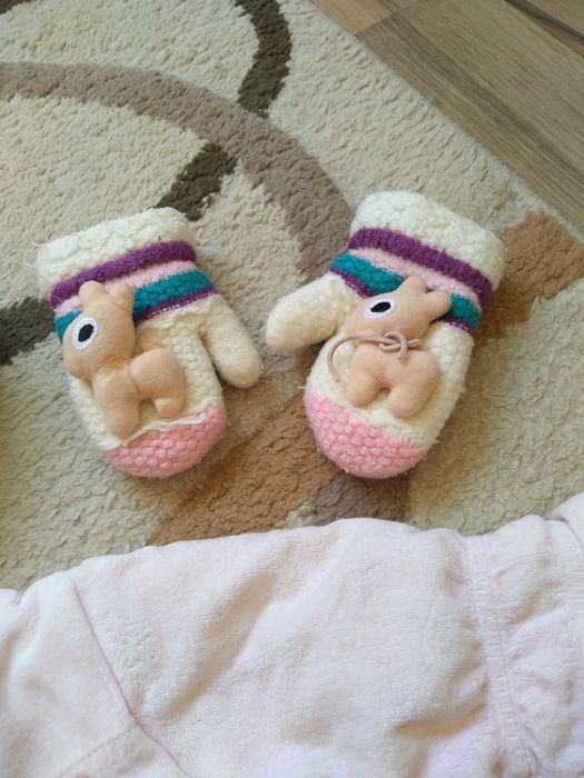 Зимно якенце,джинси и шапки за 12-18м