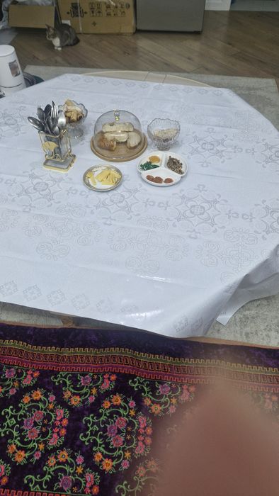 Продам круглый стол складной