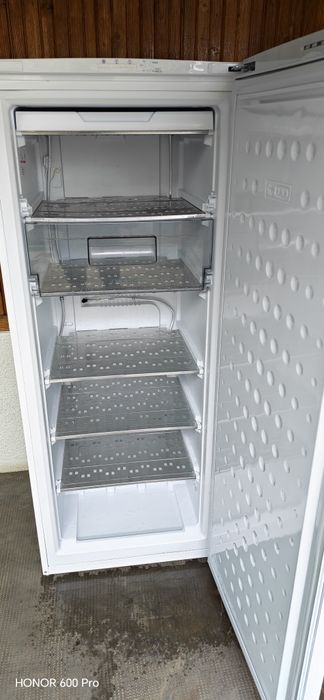 Congelator vertical Arctic ANC246+ (215 L net) – Stare perfectă de funcționare