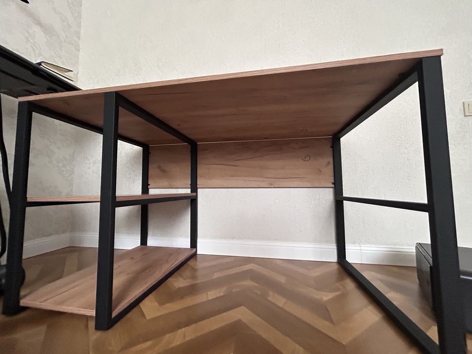 Продается стол в хорошем состоянии