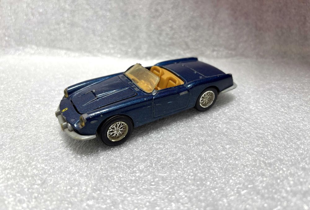 Метални Колички/2 бр. за 15€/ Lancia Delta Integrale  и Ferrari 1961