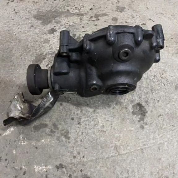 Редуктор передний