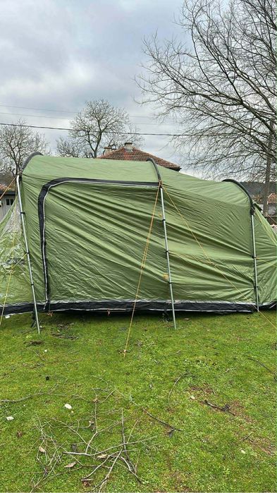 голяма палатка за къмпинг