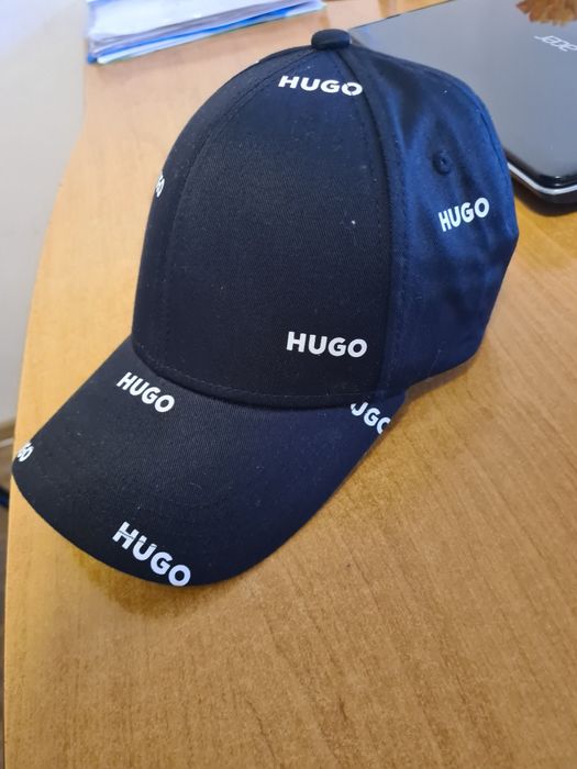 Vand sapca Boss impecabila