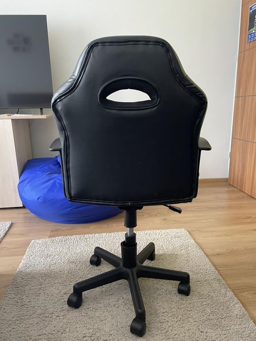 Въртящ      стол