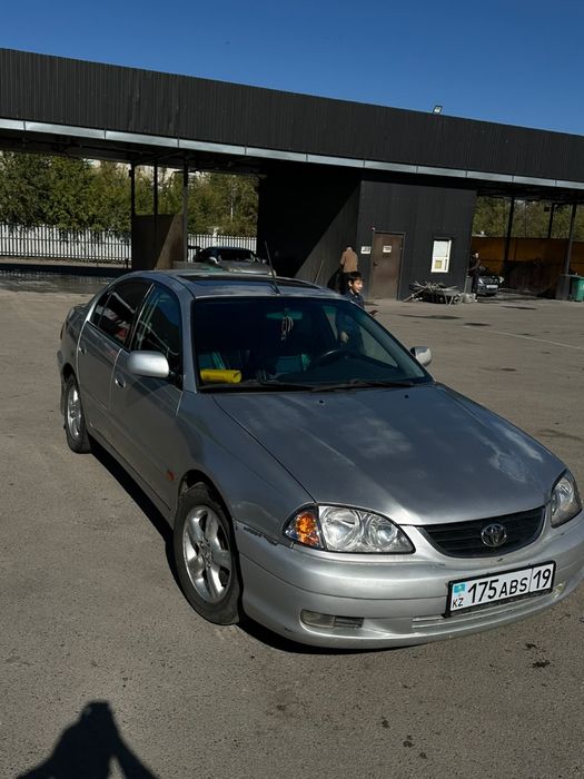 Toyota Avensis 2002 г. — продаётся