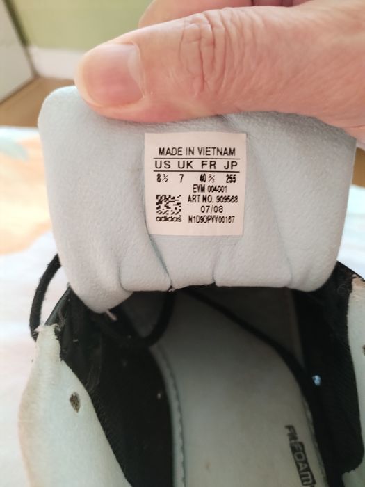 Продавам дамски маратонки