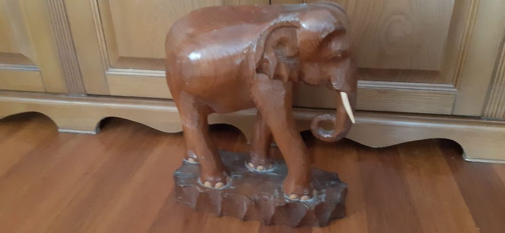 Elefant din lemn scluptat manual, Vintage