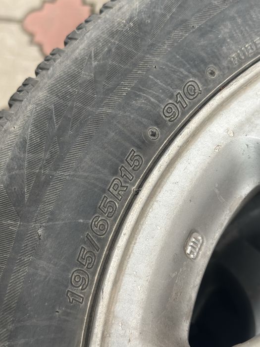 Продам комплект дисков с резиной R15