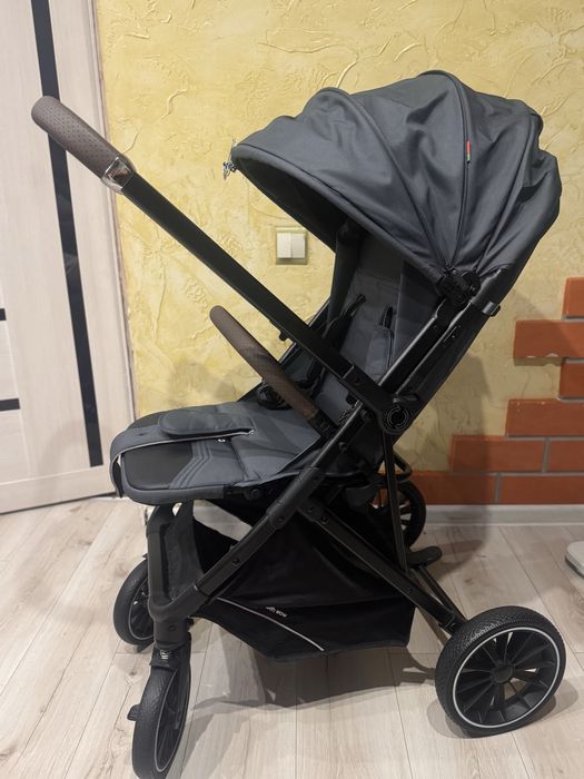 Коляска с перекидной ручкой Kidilo