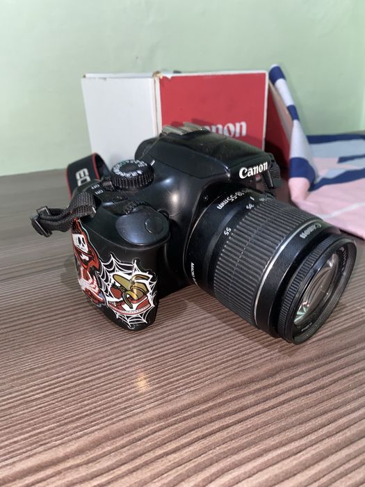 Фотоопарат Canon 1100D