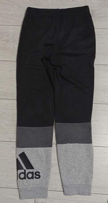 Pantaloni de trening copii. Adidas 11-12 ani