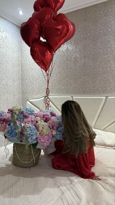 Цветы в корзине свежий