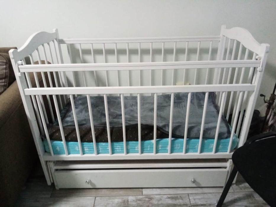 Про дам детскую кроватку