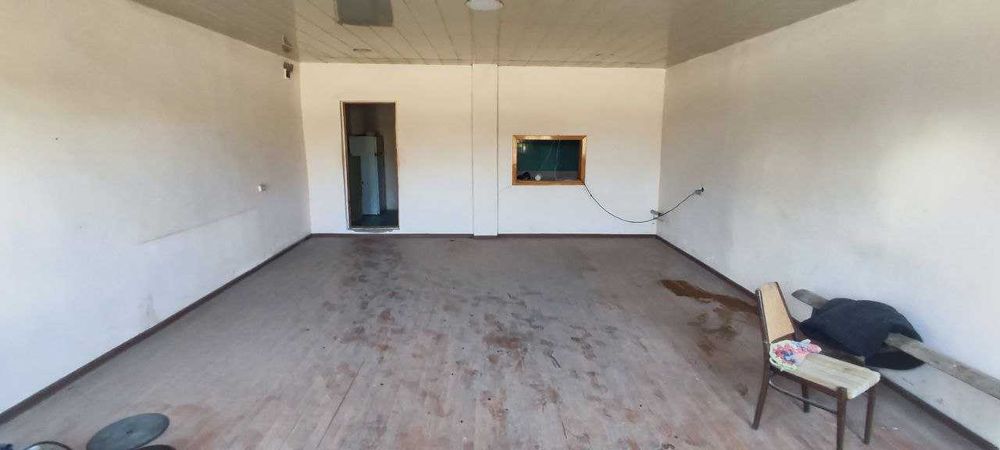 Продаётся земельный участок с постройкой