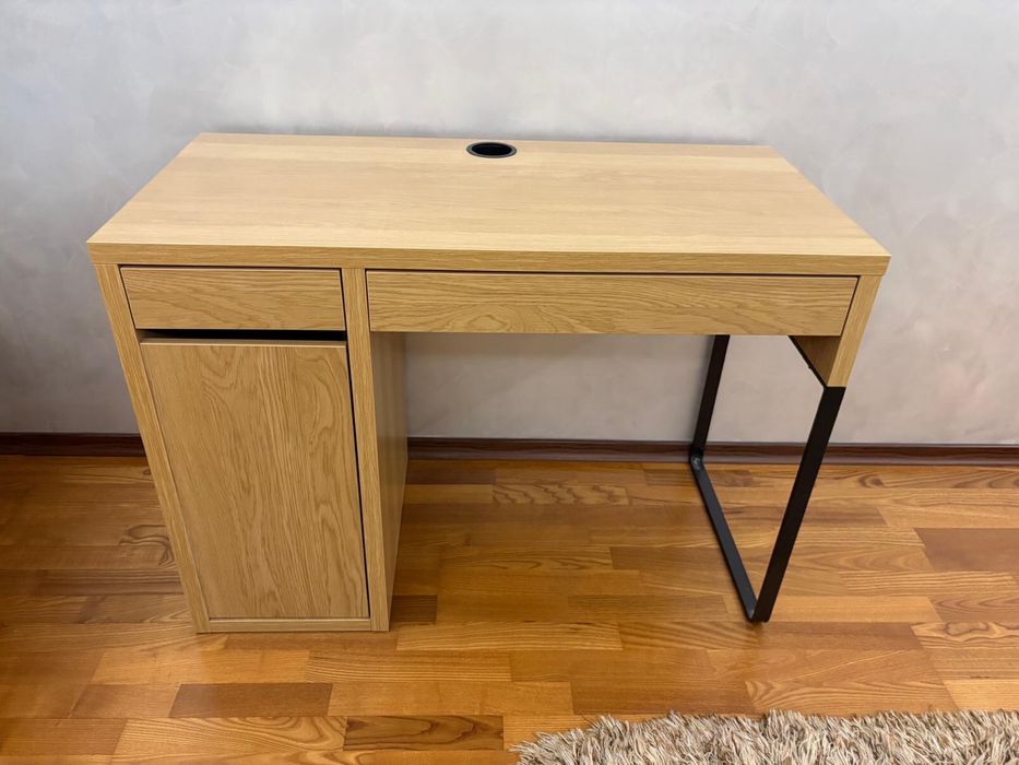Birou de elev IKEA