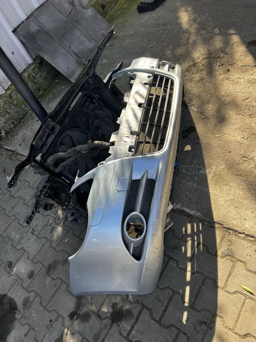 Bara fata Volskwagen Eos Piese dezmembrari Volskwagen Eos