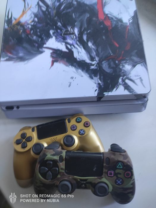 Продам play station 4 slim