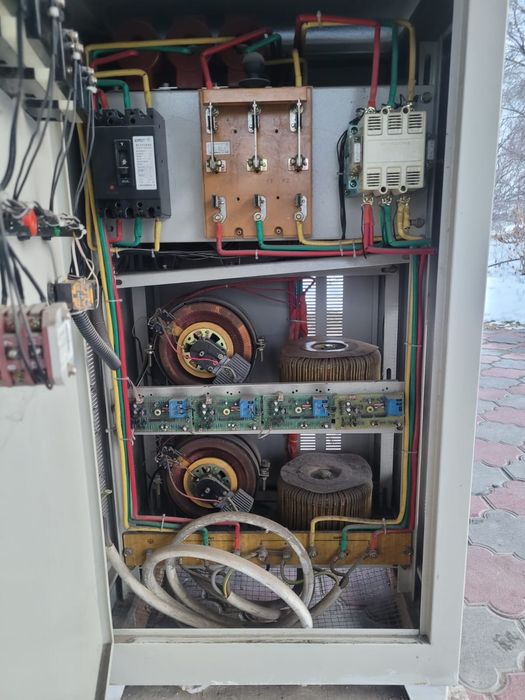 Стабилизатор напряжения