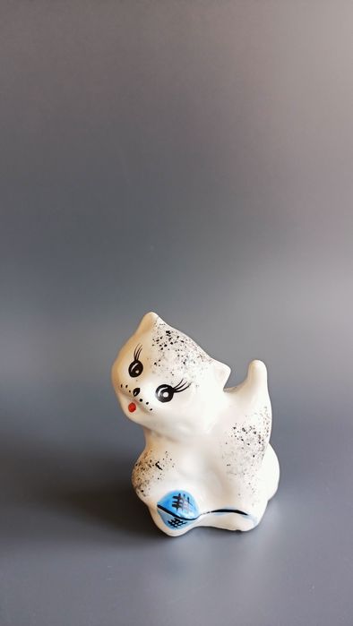 Статуэтка фарфор Котенок с клубком