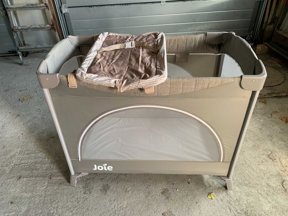 Patut pliabil de voiaj cu masa de infasat JOIE Kubbie Satellite