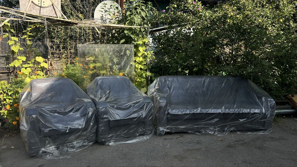 Продам диван и кресла