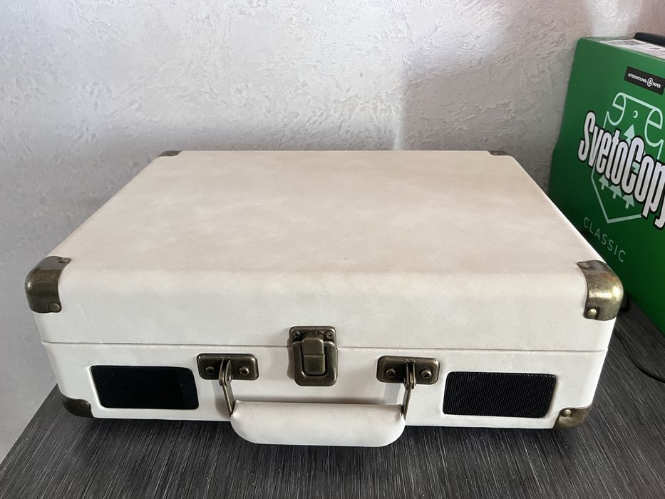 Продам виниловый проигрыватель