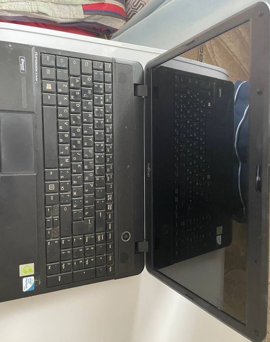 Продам ноутбук 
Fujitsu