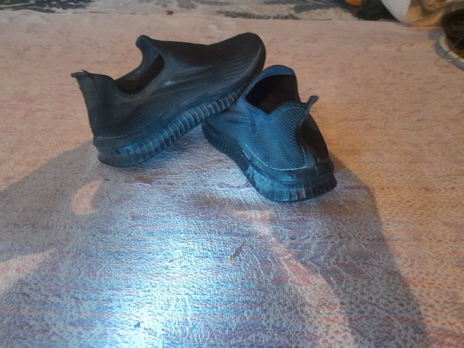 KRASOVKA YANGI BREND MF RAZMER 37 shoshiling erkaklarniki