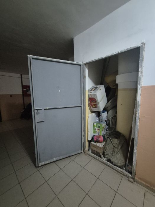 Металлическая дверь бу