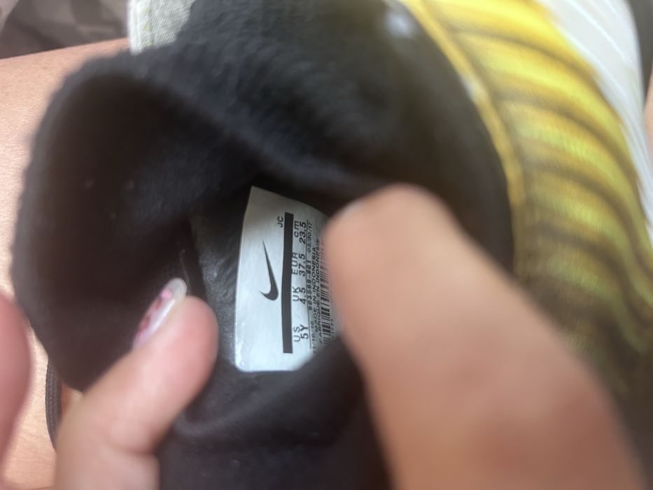 Футболни стоножки Nike Mercurial