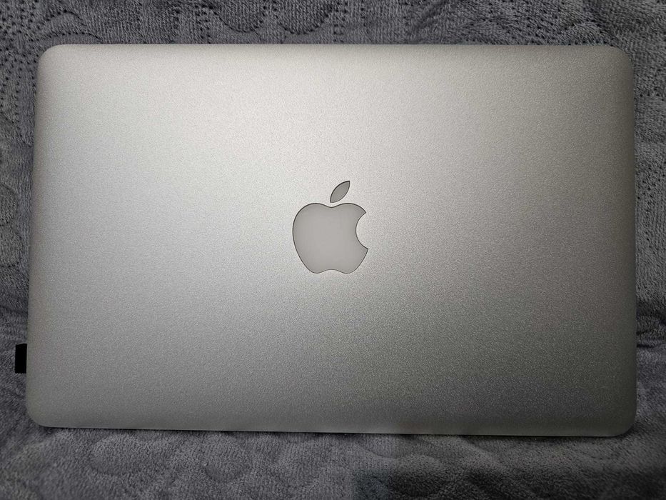 MacBook Air 11” 2011 – Intel i5-4GB Ram-Ssd 128Gb