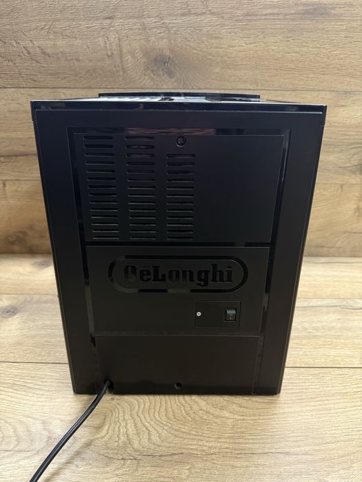 Продавам кафемашина Delonghi Perfecta Type:ESAM5400 EX1