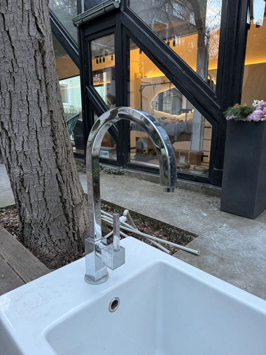 Мивка Catalano с италиански смесител – отлично състояние