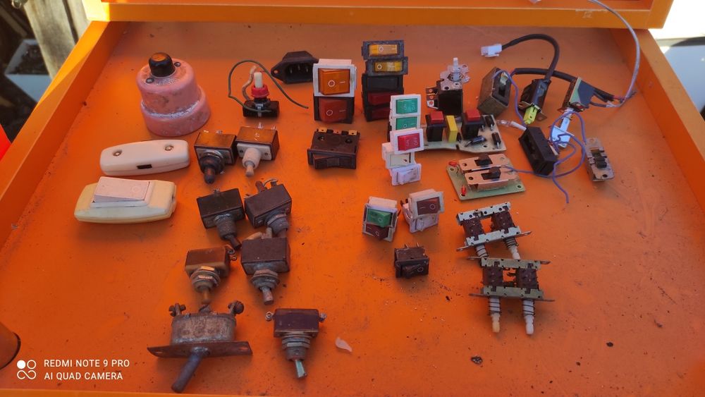 Моторчики и предохранители.