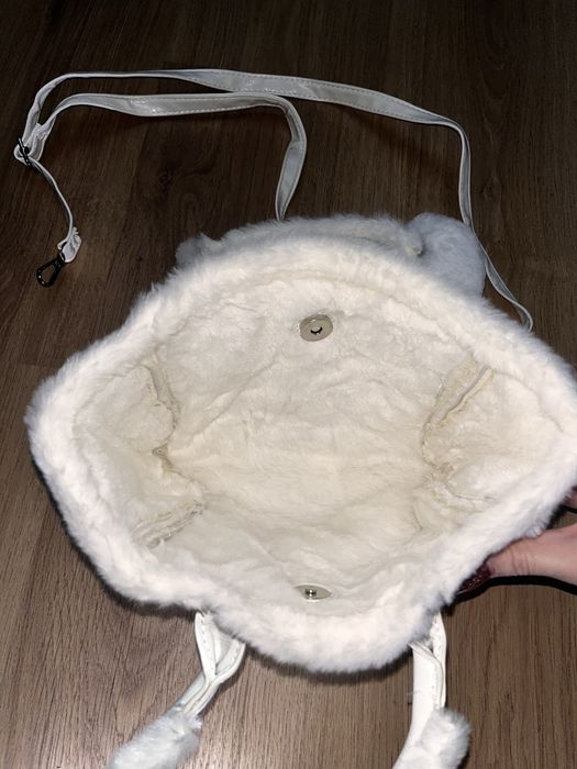 Маленькая пушистая сумочка