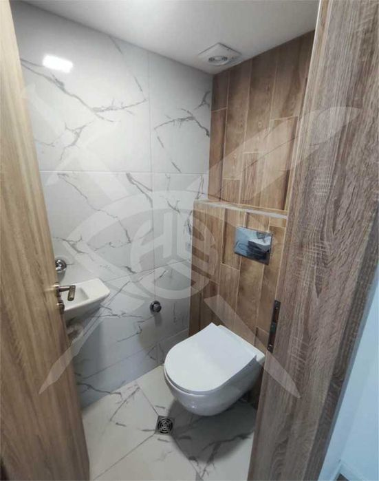 Дава се под наем Четиристаен апартамент в Варна, Център - 120 кв.м за 1000 € - Снимка #8