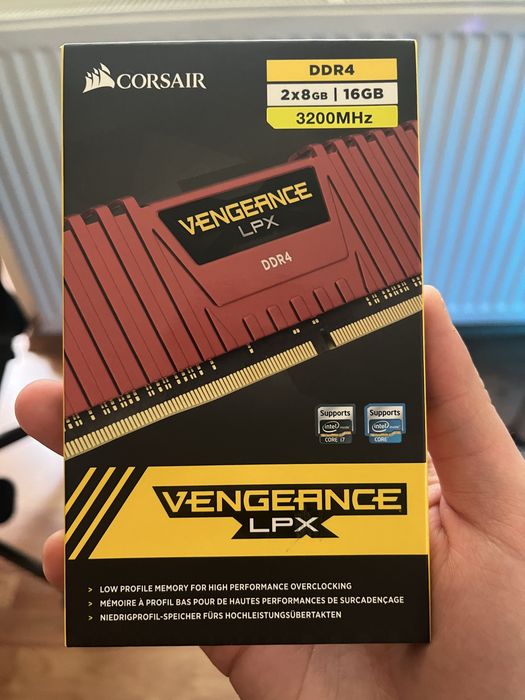 Memorie RAM DDR4 2x8GB - 16GB - Corsair Vengeance LPX
