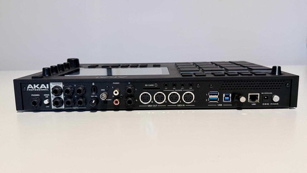 Akai MPC Live 2