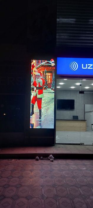 Led ekran siz istagan o'lchamda.