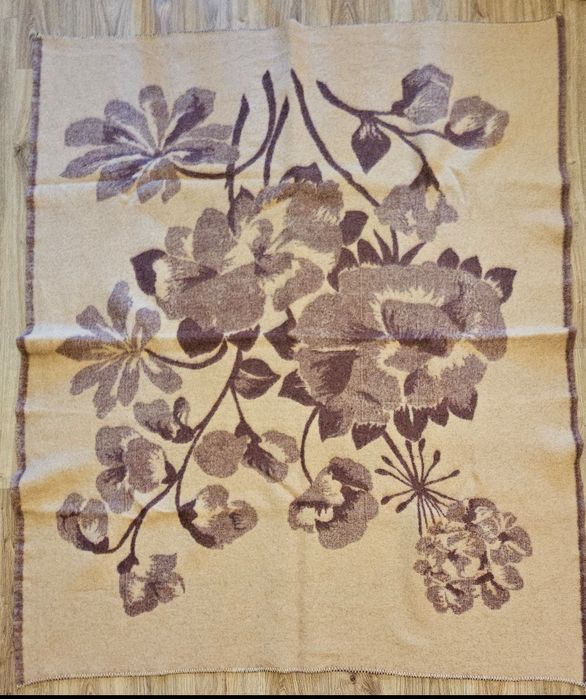 Ново двулицево вълнено одеало 190/160