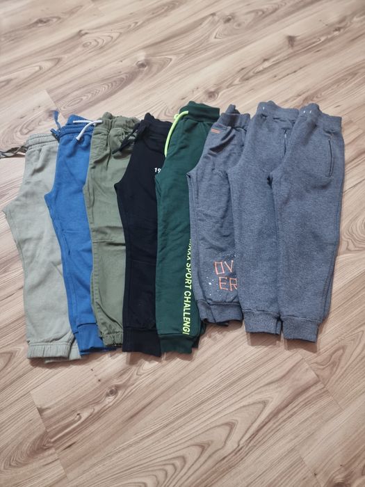 Продавам детски долнища