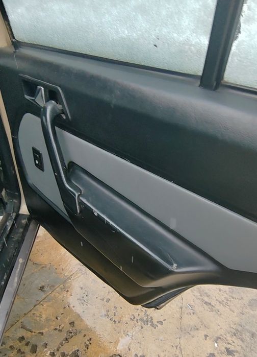 Продаётся салон мерседе 190