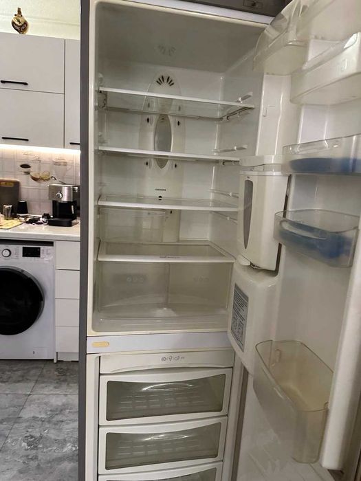 Продам холодильник LG GA-E409UQA — надёжный и вместительный