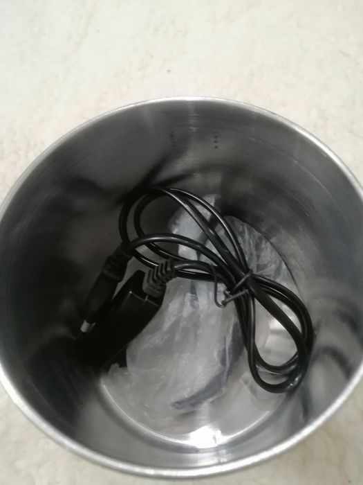 Обява 39 НОВО  и красиво комплектче за закуска и подарък електрическа