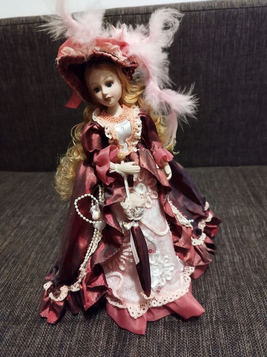 Păpușă cap de porțelan și umbreluță