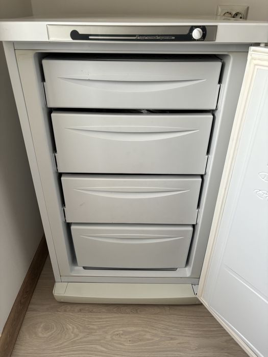 Морозильник Indesit