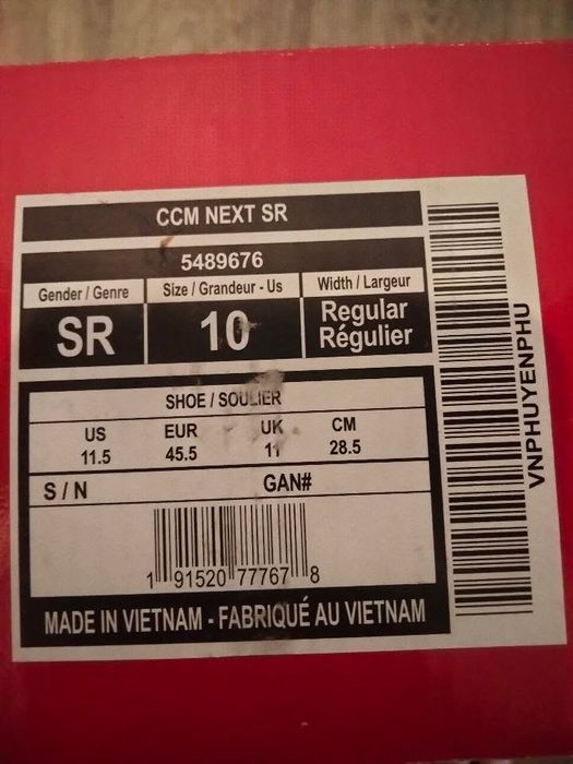 Продам КОНЬКИ новые