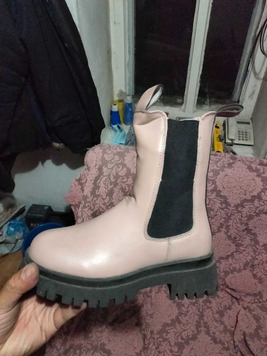 Продам женские сапони